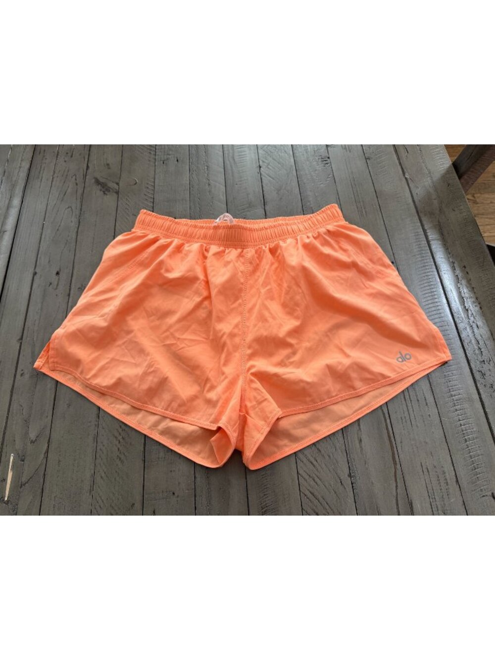 ALO Yoga Stride Shorts Orange Lightweight Running Size Medium